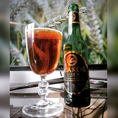 Alakor sör pohár sörrel